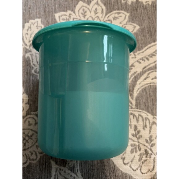 Tupperware 6 Pickle Olive Keeper Pick a Deli 4522 Round Rare Blue Color 1020 - Picture 10 of 14
